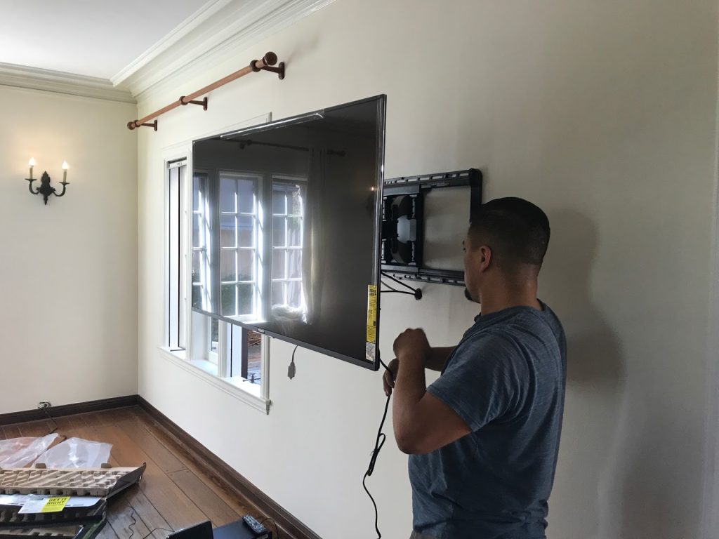 tv wall mounting service Toronto
